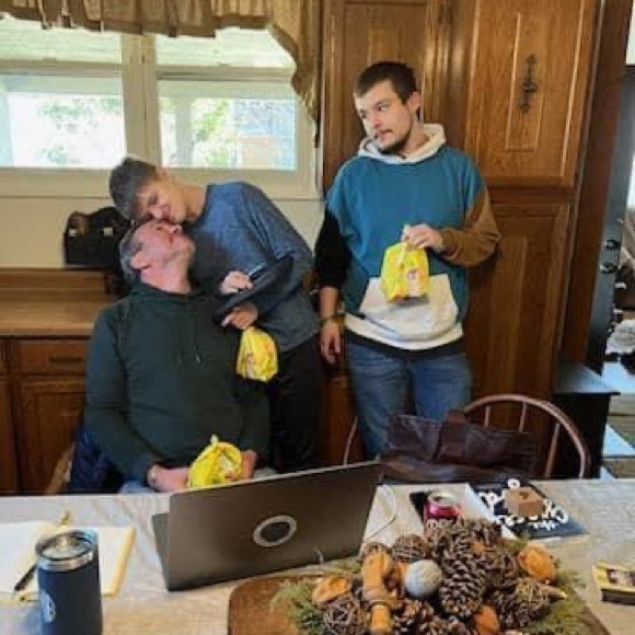 Meet your Posher, Danielle - Picture 5 of 7